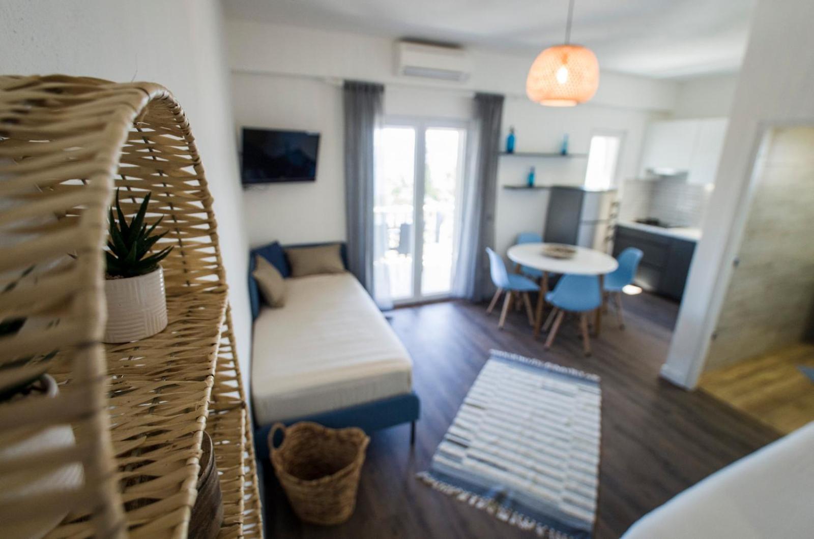 סומרטין Vila Vera Seafront Apartments מראה חיצוני תמונה